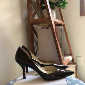 Anne Klein dark brown patent leather pointed heels